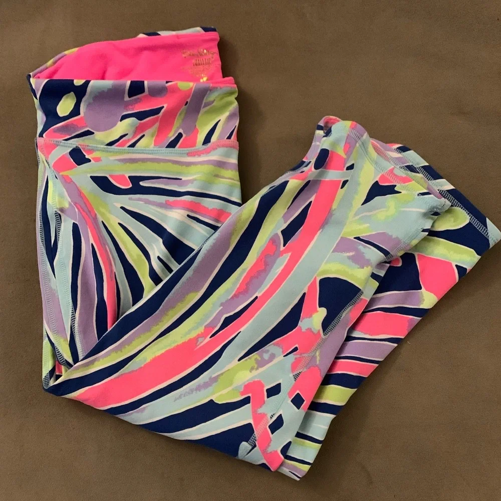 Lilly Pulitzer Luxletic leggings. Large, preloved - Picture 2 of 7